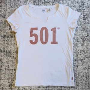 Women's Levi's T-shirt